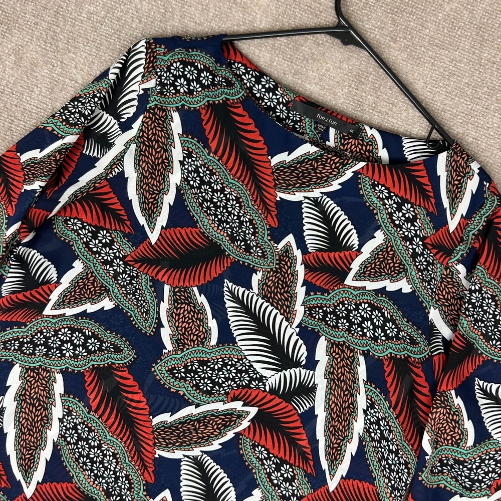 Fun 2 Fun Blouse Top Womens Medium Multicolor Floral Curved Hem Boat Neck Modern